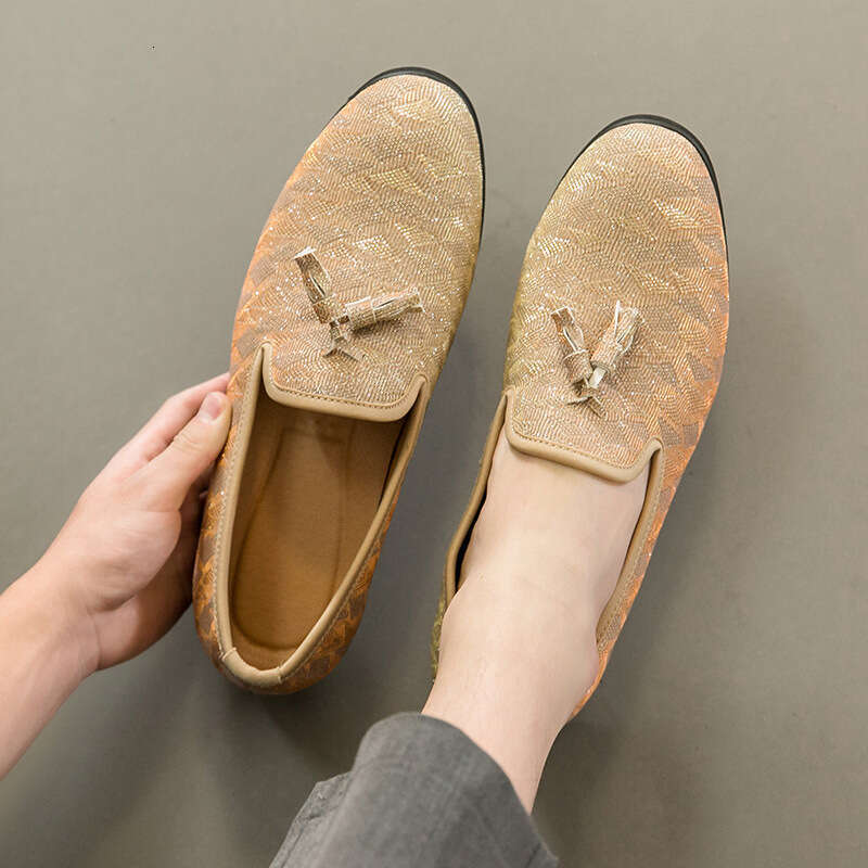 Men's in plus size, new casual fashionable men's foot covers, tassel shoes, Korean version, loafers, bean shoes