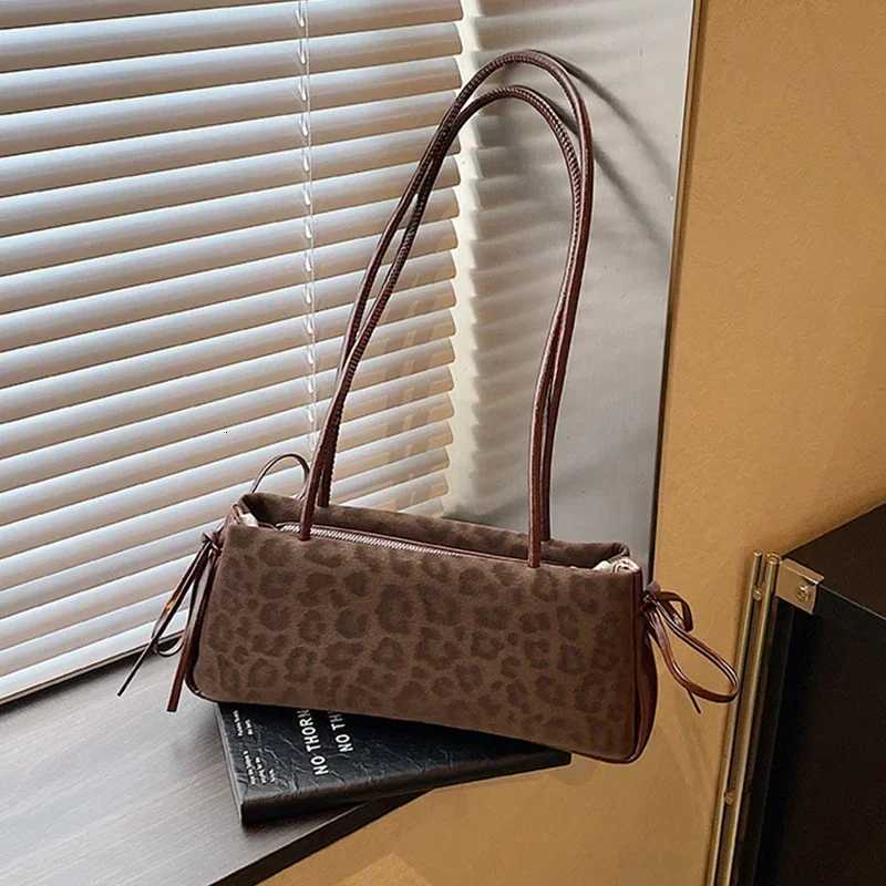 French Style Leopard Women Underarm Bags Trendy Versatile Lady Commuter Shoulder Bag Soft PU Leather Lady Handbags Z251104