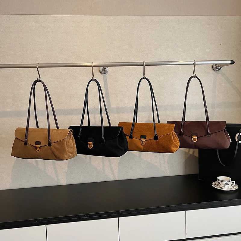 LEFTSIDE Women Large Capacity PU Leather Shoulder Bag 2025 Winter Simple Short Handle Tote Bag Luxury Designer Trend Handbags Z251104