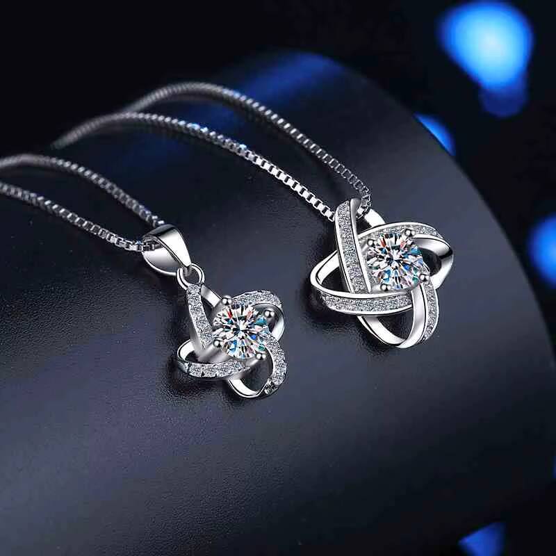 Fine Jewel Selling Elegant VVs1 05Ct Diamond VVs1 Moissanite S925 Sterling Silver Pendant Chain Necklace Womens Jewelry