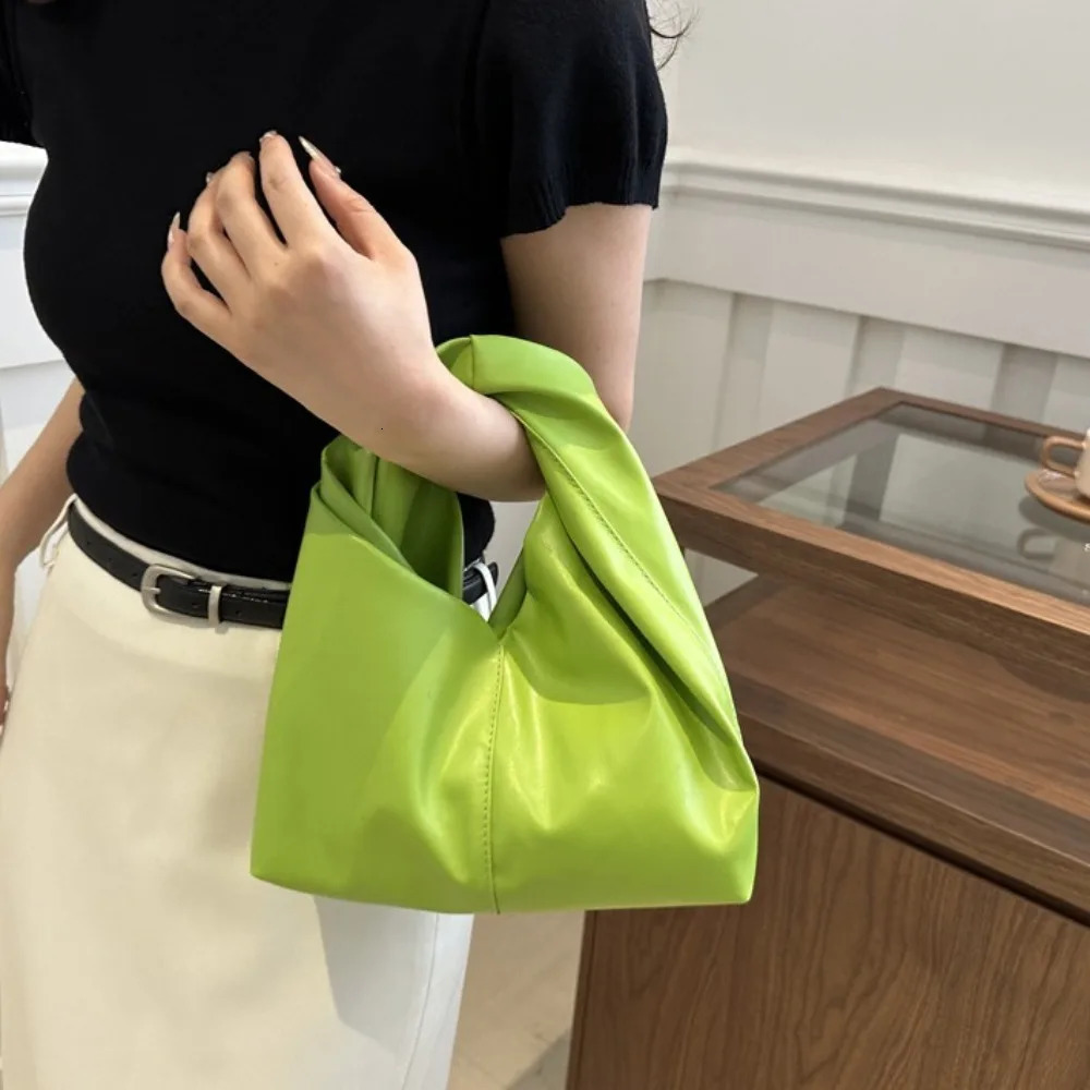 PU leather handbag womens niche homeless bag womens handbag simple pleated fashionable clutch bag 250402