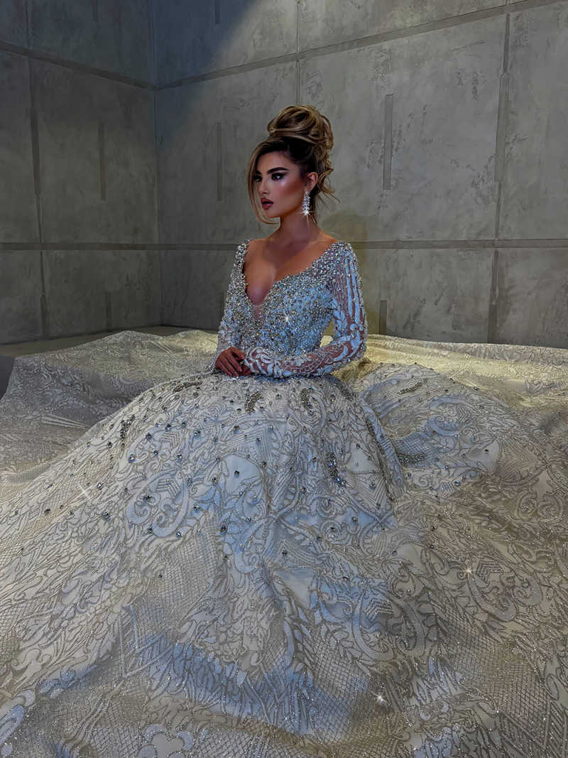 Luxury Wedding Dresses V Neck Long Sleeve Shiny Beaded Rhinestone Ball Gown Formal Occasion Dresses Customized Vestidos De Novia