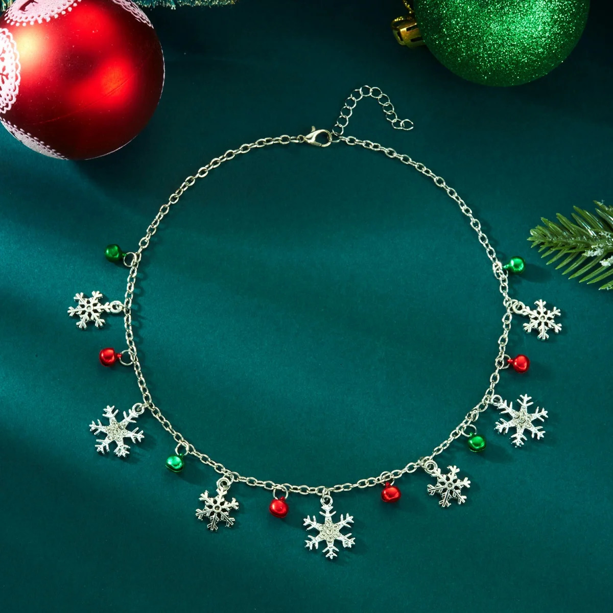 Christmas Bracelet Snowflake Red Green Bells Fringe Pendant Bangle Year Party Jewelry Holiday Gift For Women Men 251104