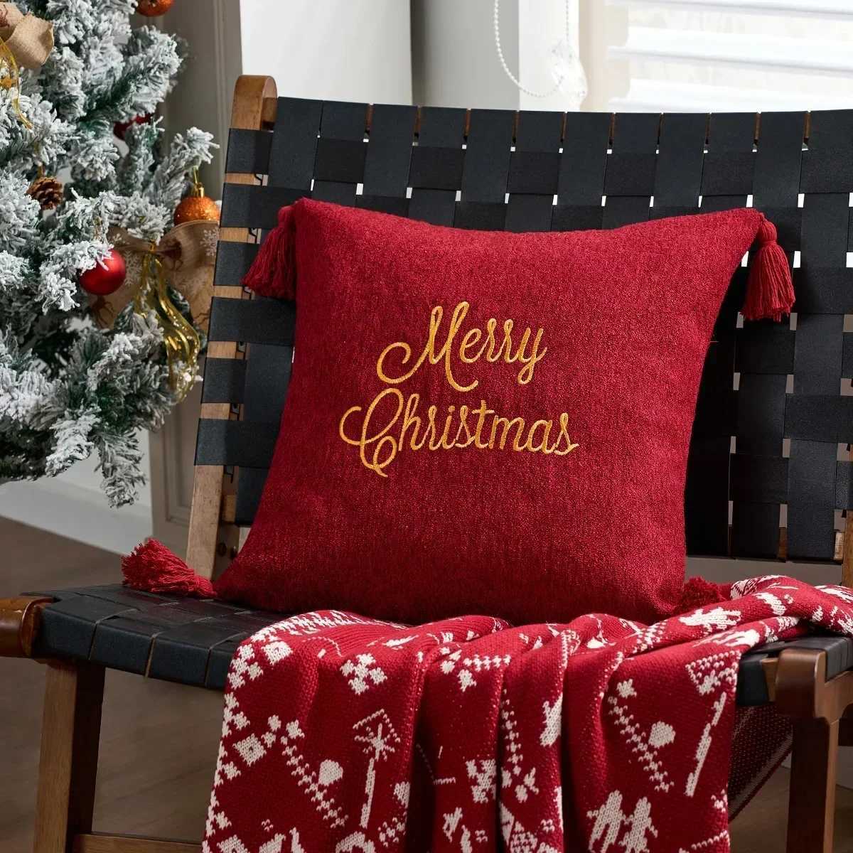 Merry Christmas Letter Snowflake Embroidered Cushion Cover 4545 Festival New Year Home Pillow Covers Decorative Sofa Bedroom Y251105