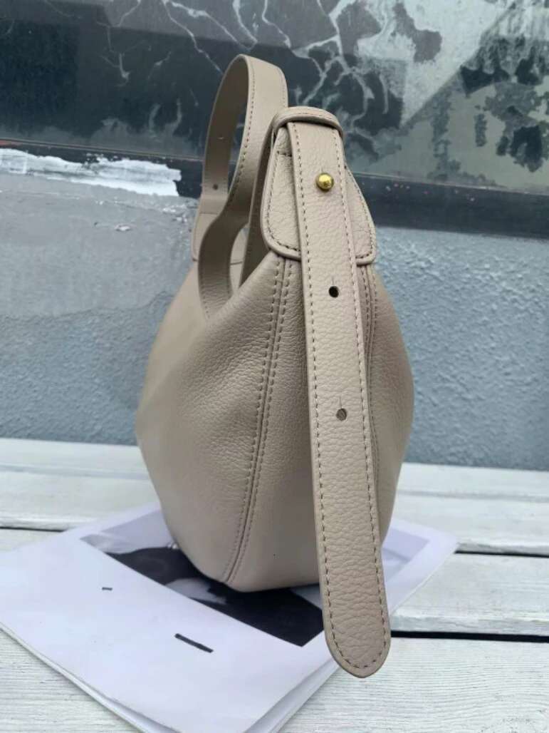 Classic Casual Style Croissant Shoulder Bags For Women Natural Cow Leather Female Crossbody Bag Real Cowskin