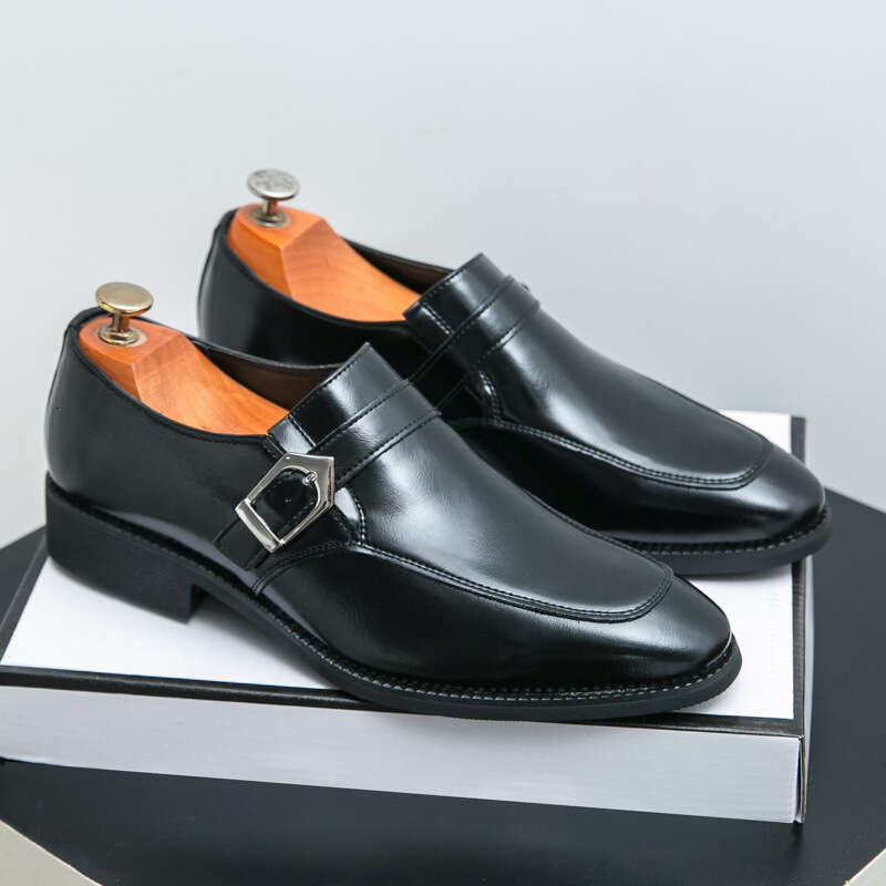 Large men's new casual fashionable foot covers, business formal leather shoes, trendy loafers