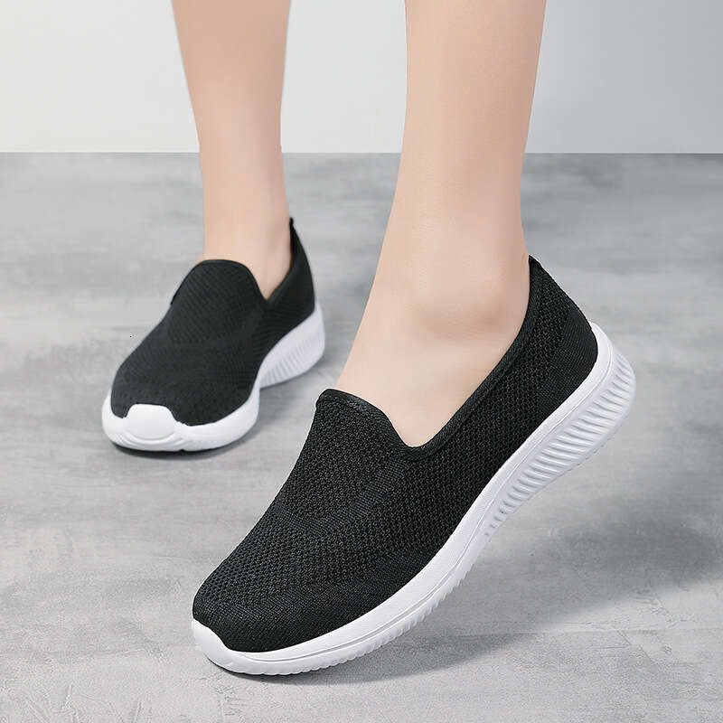 Spring summer new round toe flying woven sports middle-aged and elderly walking women's shoes, mother's shoes