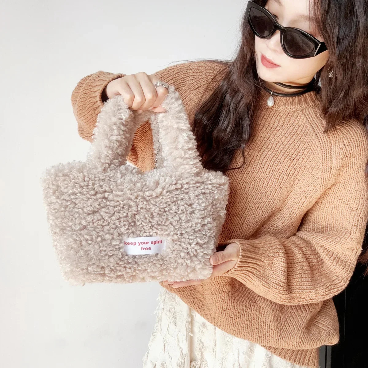Casual Soft Plush Womens Handbags Tote Purse Simple Furry Ladies Bucket Crossbody Bags Faux Lamb Wool Female Shoulder Bag 251104