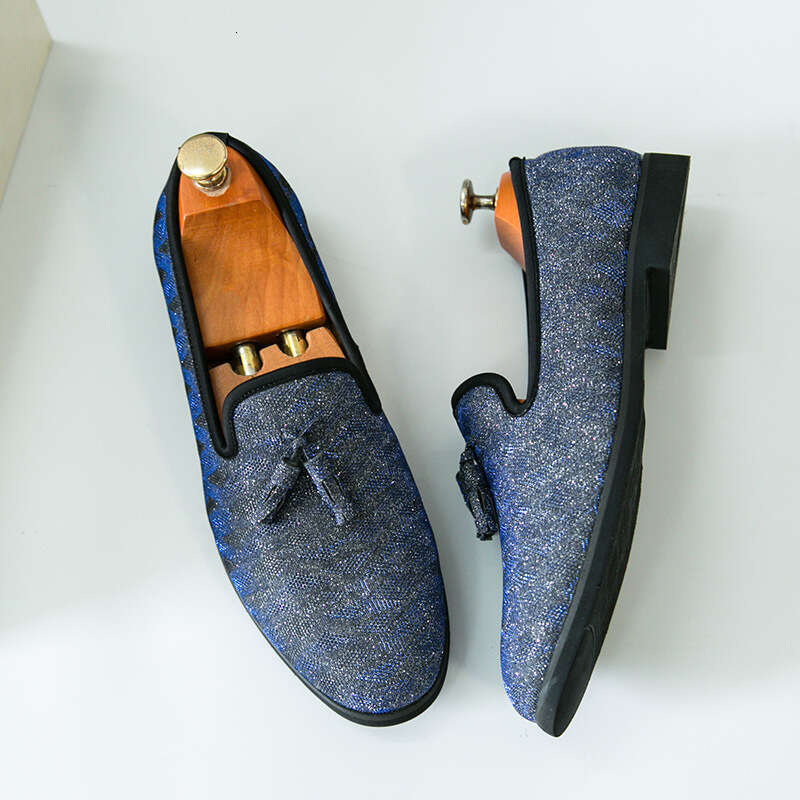 Men's in plus size, new casual fashionable men's foot covers, tassel shoes, Korean version, loafers, bean shoes