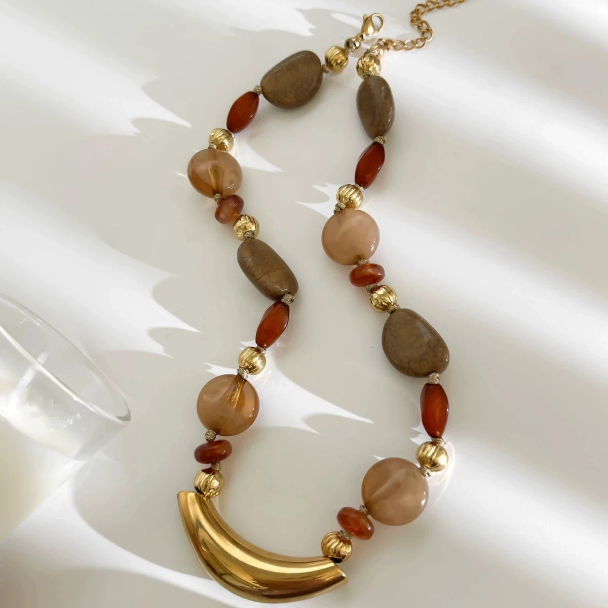 Retro Natural Agate Beaded Necklace with Stainless Steel Bull Horn Charm Waterproof Womens Handmade Jewelry 251031