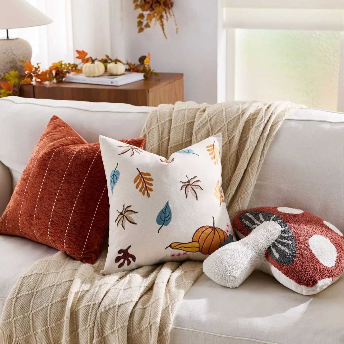 Autumn Thanksgiving Pillowcase Fashion Jacquard Embroidery Maple Leaf Throw Cushion Cover Headboard Pillowcases 30x50/45x45cm Y251105