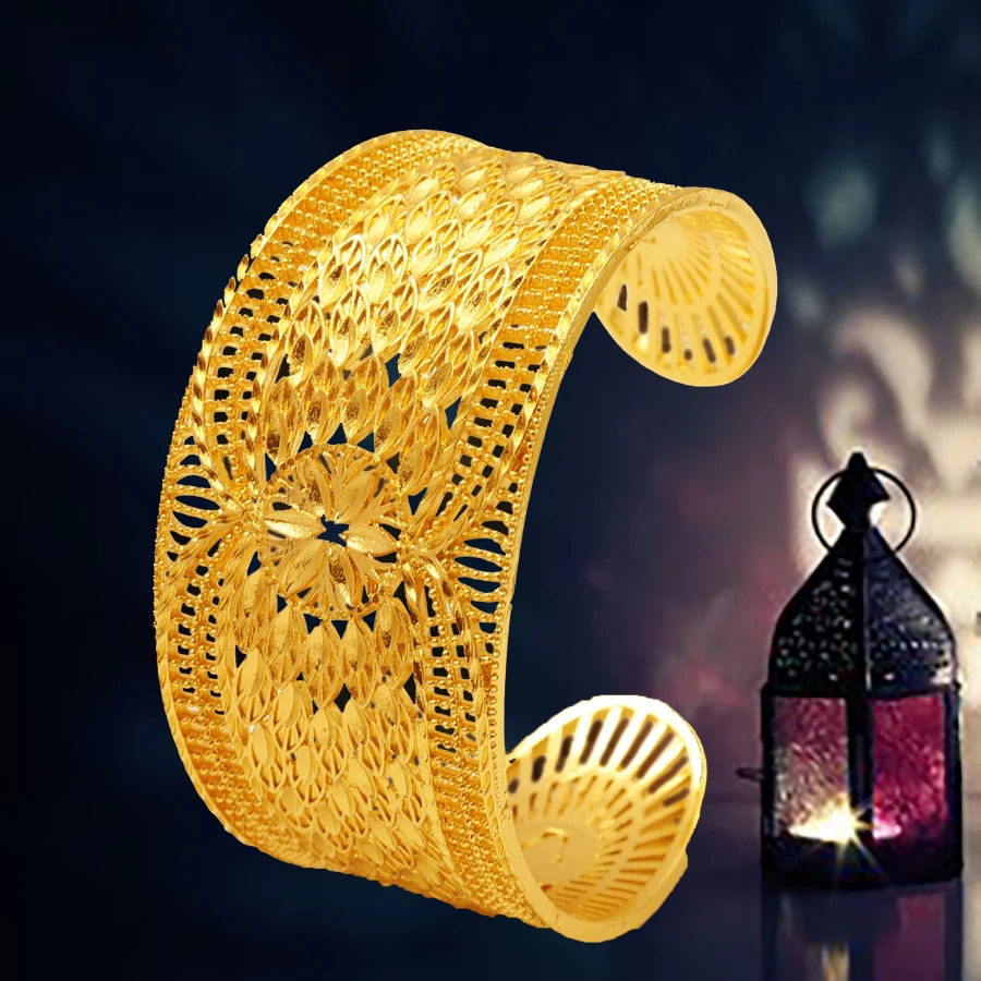 1PCS Middle East 24K goldplated hollowed out moon shaped bracelets Dubai wedding gift for European and American women 251031