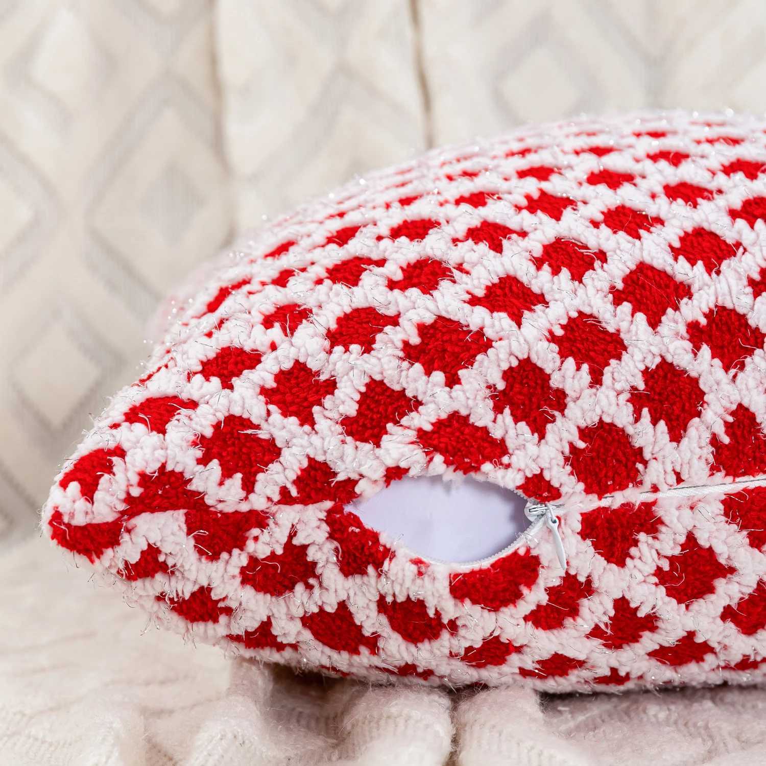 1pc Christmas red and white checkered plush jacquard pillow cover Christmas party decorative cushion without pillow core Y251105