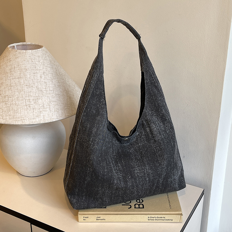 New autumn women's simple, casual, fashionable, luxurious party handbag, large capacity crossbody bag, essential shoulder bag for college student