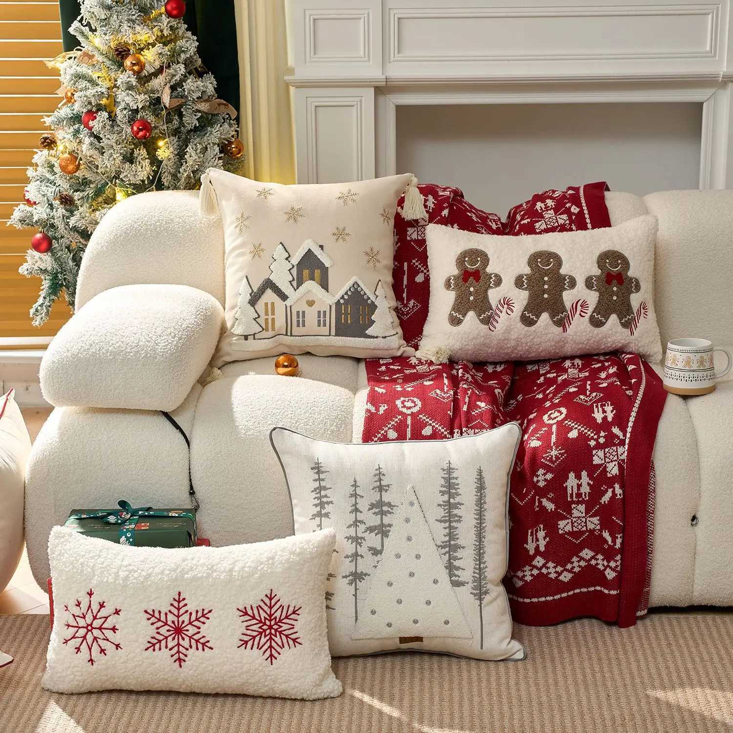 Christmas Embroidered Throw Cushion Cover Merry Christmas Gingerbread Man Tufted Pillow Case for Home Festive Holiday Decor Y251105