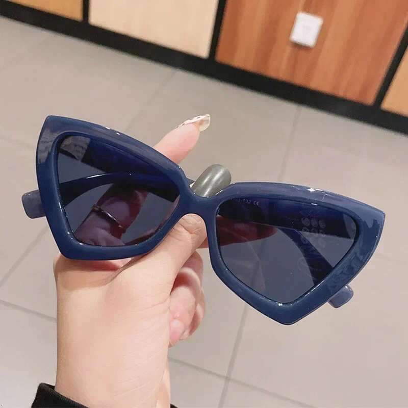 Fashion Cat Eye Sunglass Trendy Female Eyewear Irregular Frame Popular Women Travelg Sun Glasses Ultraviolet-proof