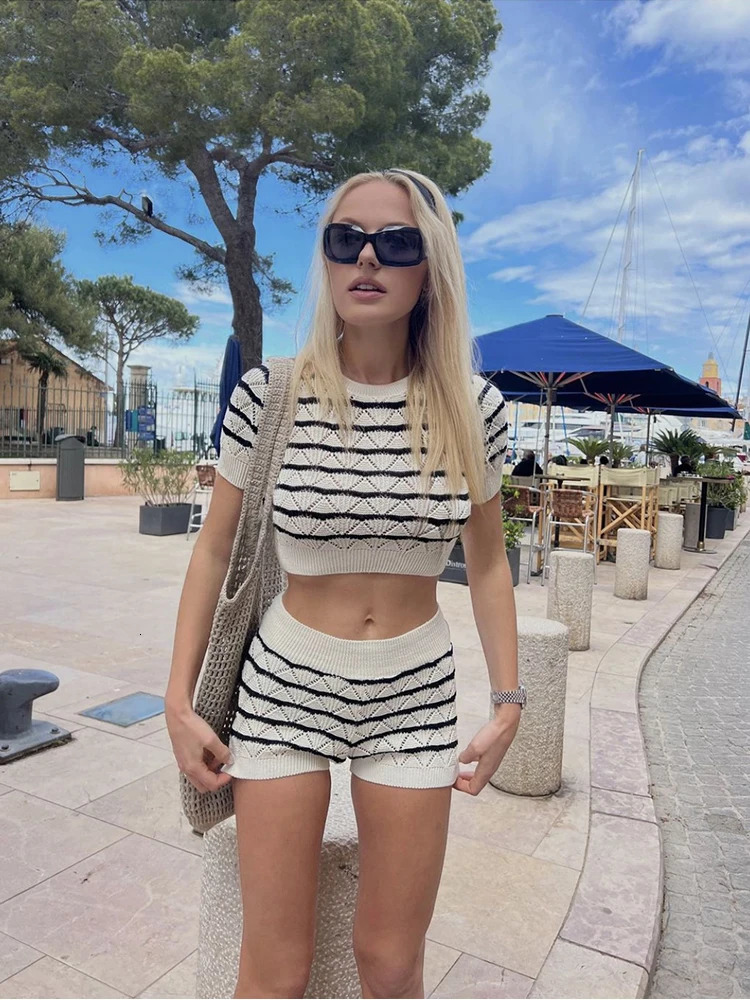 TRAFZA Womens Knitted Striped Short Sleeve Set Fashionable Casual Tight Summer Sexy Holiday Tight Shorts Set 250401