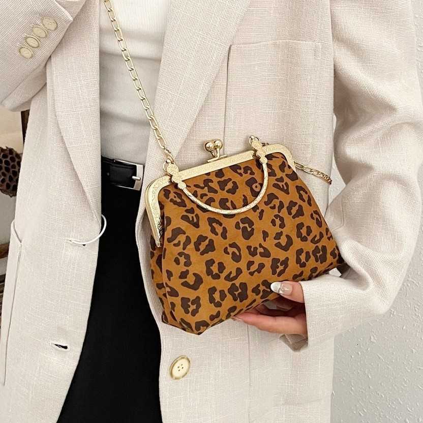 Chain fashion crossbody bag 2024 unique fashionable leopard print small bag evening party bag snap closure box bag H251016