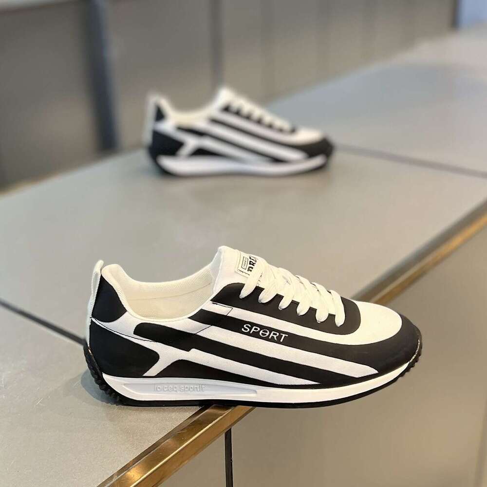 TikTok Autumn Men's 2025 New Low-top Mesh Korean Style Casual Comfortable Lightweight Fashionable Forrest Gump Shoes