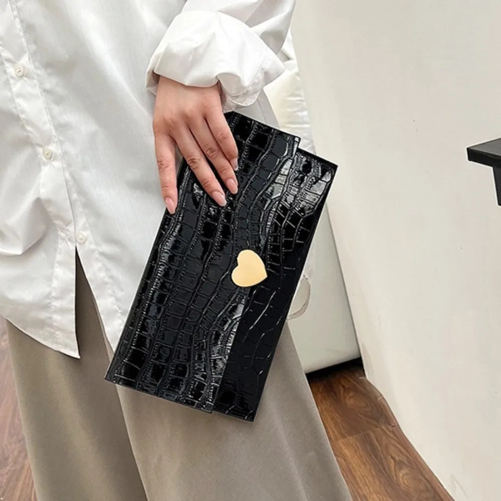 Pu leather envelope night bag patent leather glossy surface womens clutch bag Korean style magnetic buckle handbag 250402