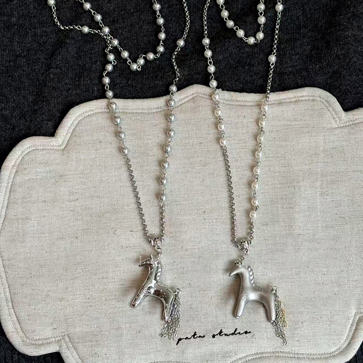 Crystal Pearl Beaded Pony Pendant Necklace Zodiac Year Young Luxury Daily Versatile Choker Niche Temperament Sweater Chain