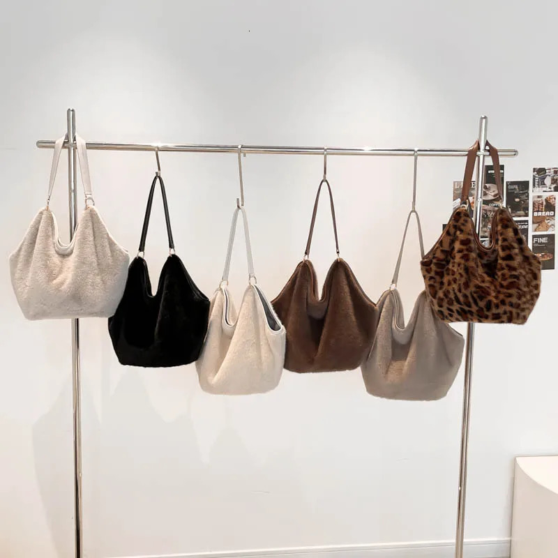 Winter Leopard Womens Plush Shoulder Bags Solid Color Faux Fur Female Casual Tote Handbags Large Capacity Ladies Furry Bag 251104