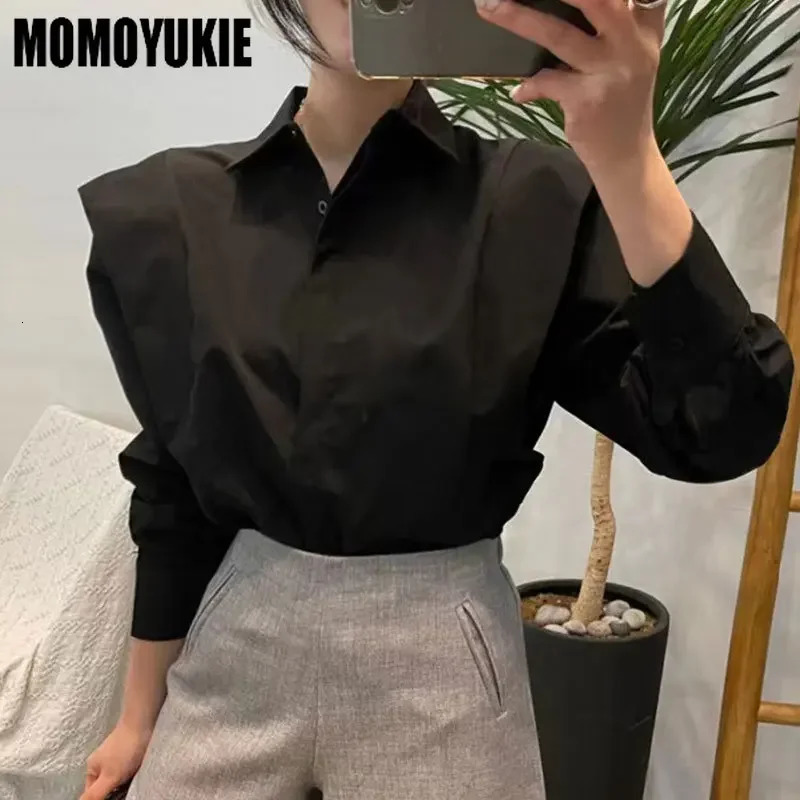 Loose long sleeved casual shirt for women solid and warm. Korean spring retro simple polo button board with ruffled edges 250402