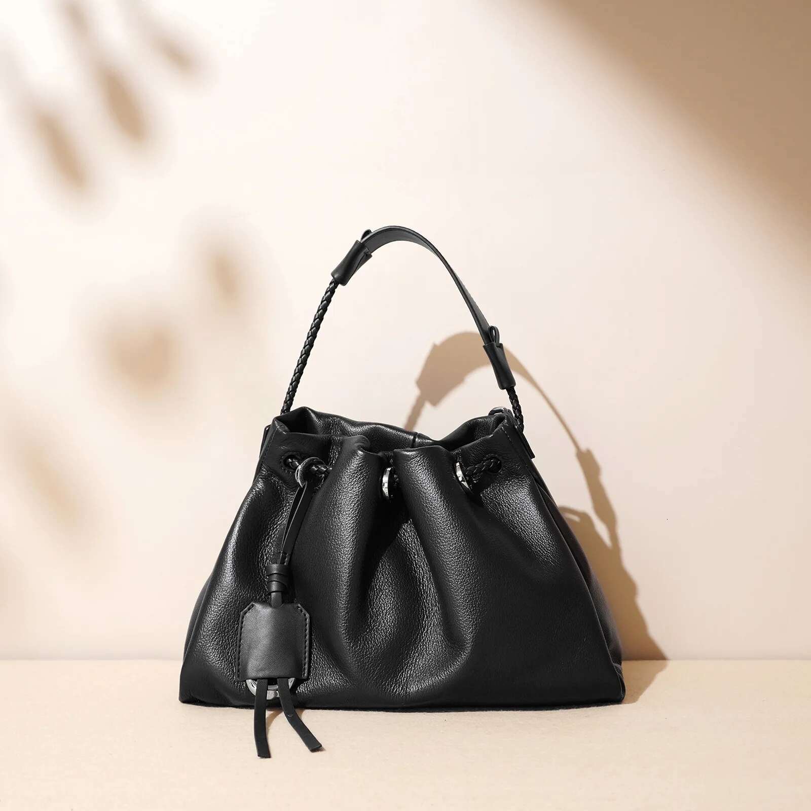 Genuine Leather Lucky 2025 New Niche Design Top Layer Cowhide Drawstring One-Shoulder Crossbody Bag Fashion Ladies Handbag
