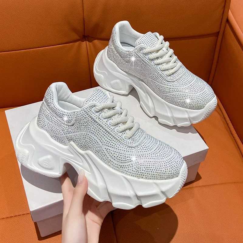 Shoes for Wen New Shiny Rhinone Wens Sneakers Autumn Korean Fion Thick Sole Sports Shoes Zapatos De Mujer Y251105
