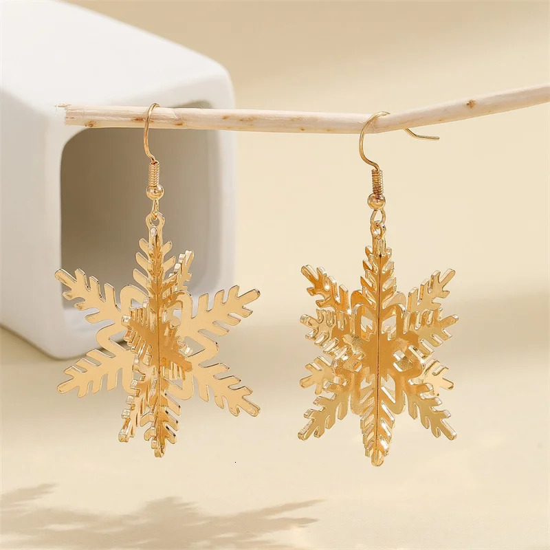 Exquisite Gold Color 3D Christmas Tree Pendant Earrings for Women Fashion Hollow Snowflake Earrings Year Party Jewelry 251131