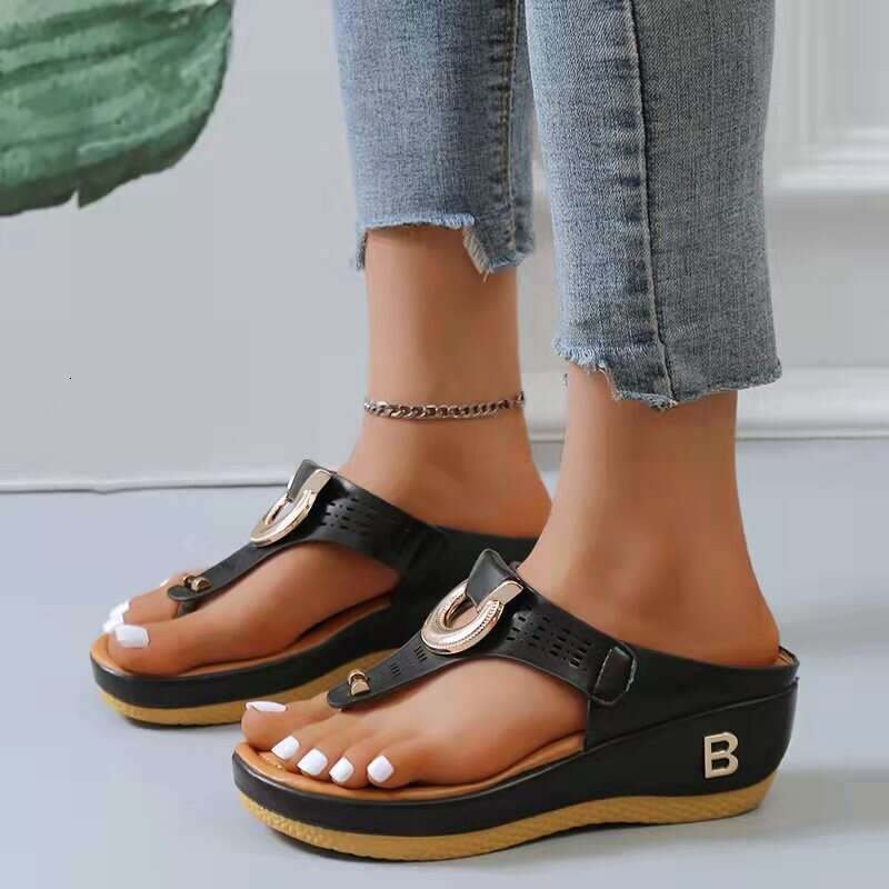 Independent Station Foreign Trade Shoes Summer New Beach Toe Free Shipping Clip Wedge Women's European And American Large Size Roman Sandals