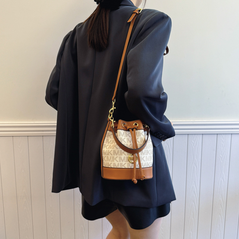 Free shipping bag women's old age bucket bag New women's diagonal bag fashion all-match drawstring hand bag 2025