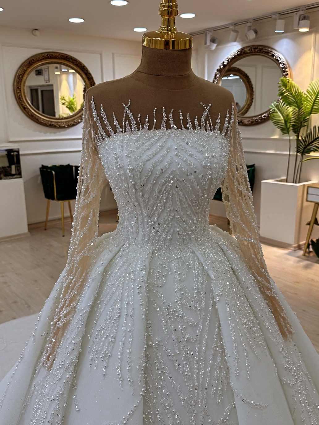 Princess Ball Gown Wedding Dresses Sequins O Neck Long Sleeve Bride Dress Elegant Sweep Train Bridal Dress Customized