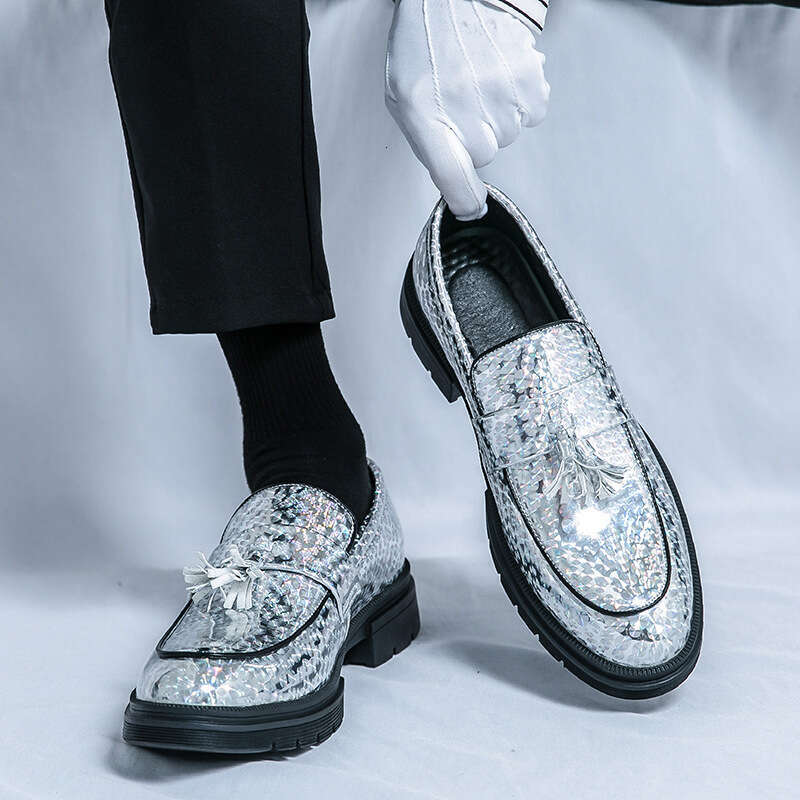 Large tassel shoes, men's 2024 Spring and Autumn new item, patent leather glossy surface, business formal attire, groom's wedding shoes