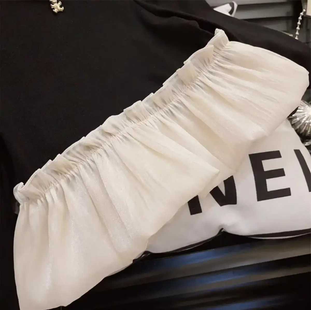 New Korean Black Long Sleeved T-shirt for Girls Summer Three-dimensional Ruffled Edge Patchwork Top for Baby Girls Y251105