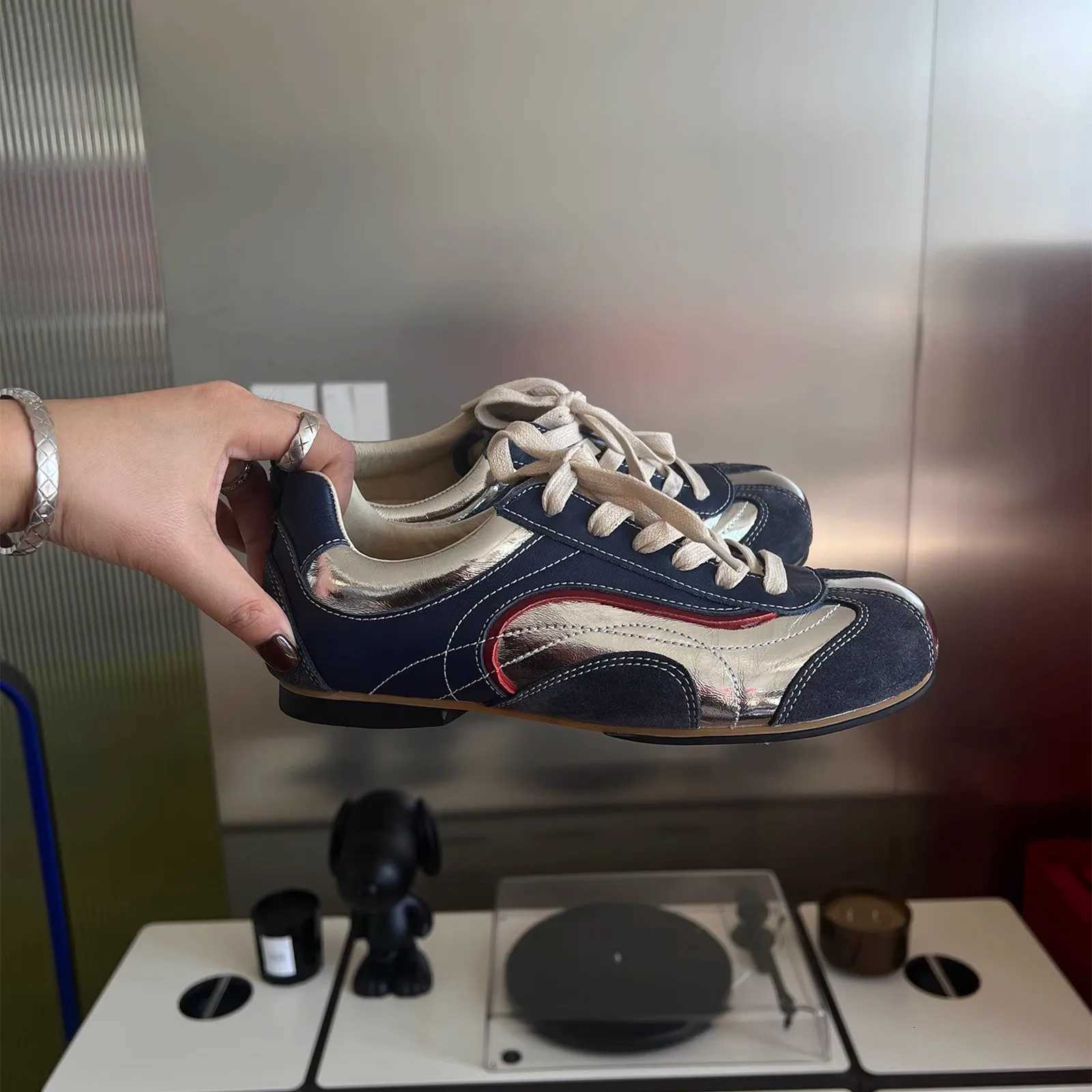 Tennis Lace-Up Hike Shoes Sneakers Cross-tied Cfort Casual Flats Shoes Wan High Quality Sport Shoes Fem Sneakers Y251105