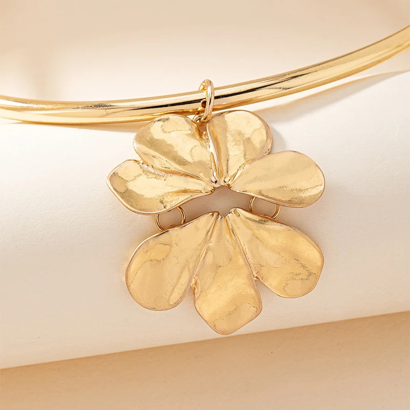 Exaggerated Big Metal Flower Pendant Choker Necklace for Women Wedding Female Collar Accessories Jewelry Gifts 251031