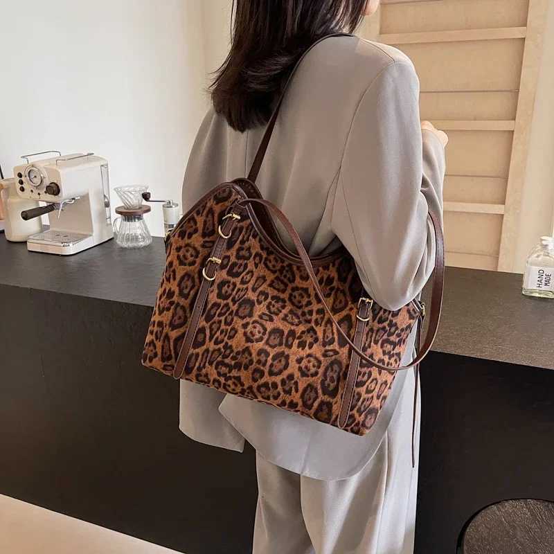 Big Leopard PU Tote Bags Lady Casual Retro Shoulder Bag for Women Autumn Winter New Korean Fashion Vintage Handbags and Purses Z251104