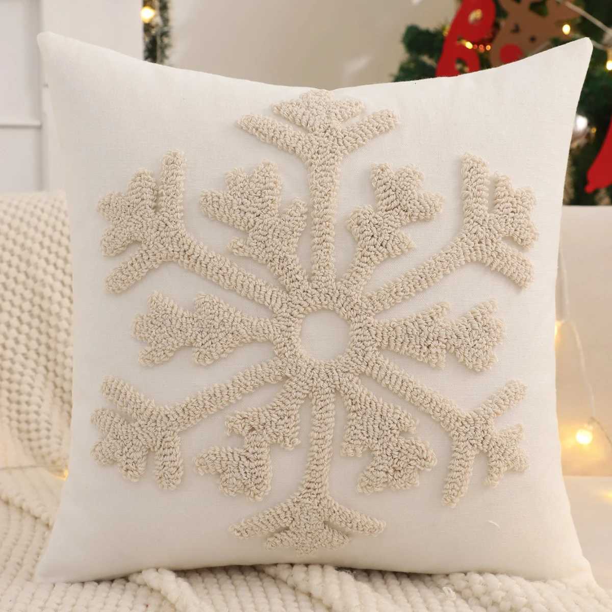 Tufted Throw Pillow Cover Christmas Decoration Canvas Christmas Tree Snowflake Socks Winter Farmhouse Home Sofa Living Room Y251105