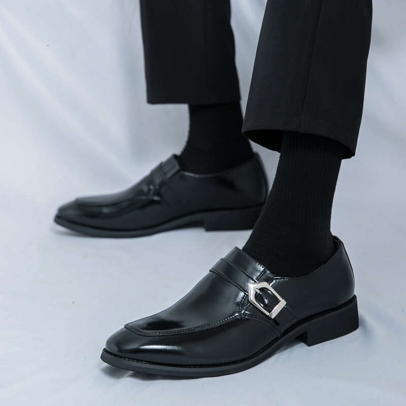 Large one foot Le Fu 2024 Spring and Autumn new men's British style Korean version wedding groom shoes