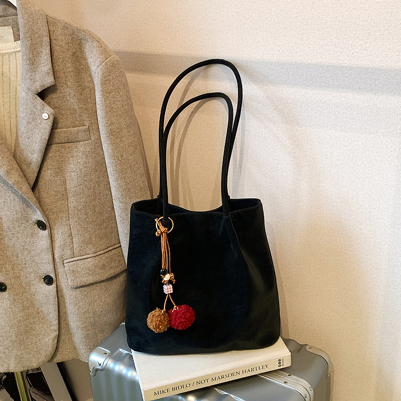 New summer women's simple, casual, fashionable, luxurious party handbag, large capacity crossbody bag, essential shoulder bag for college student