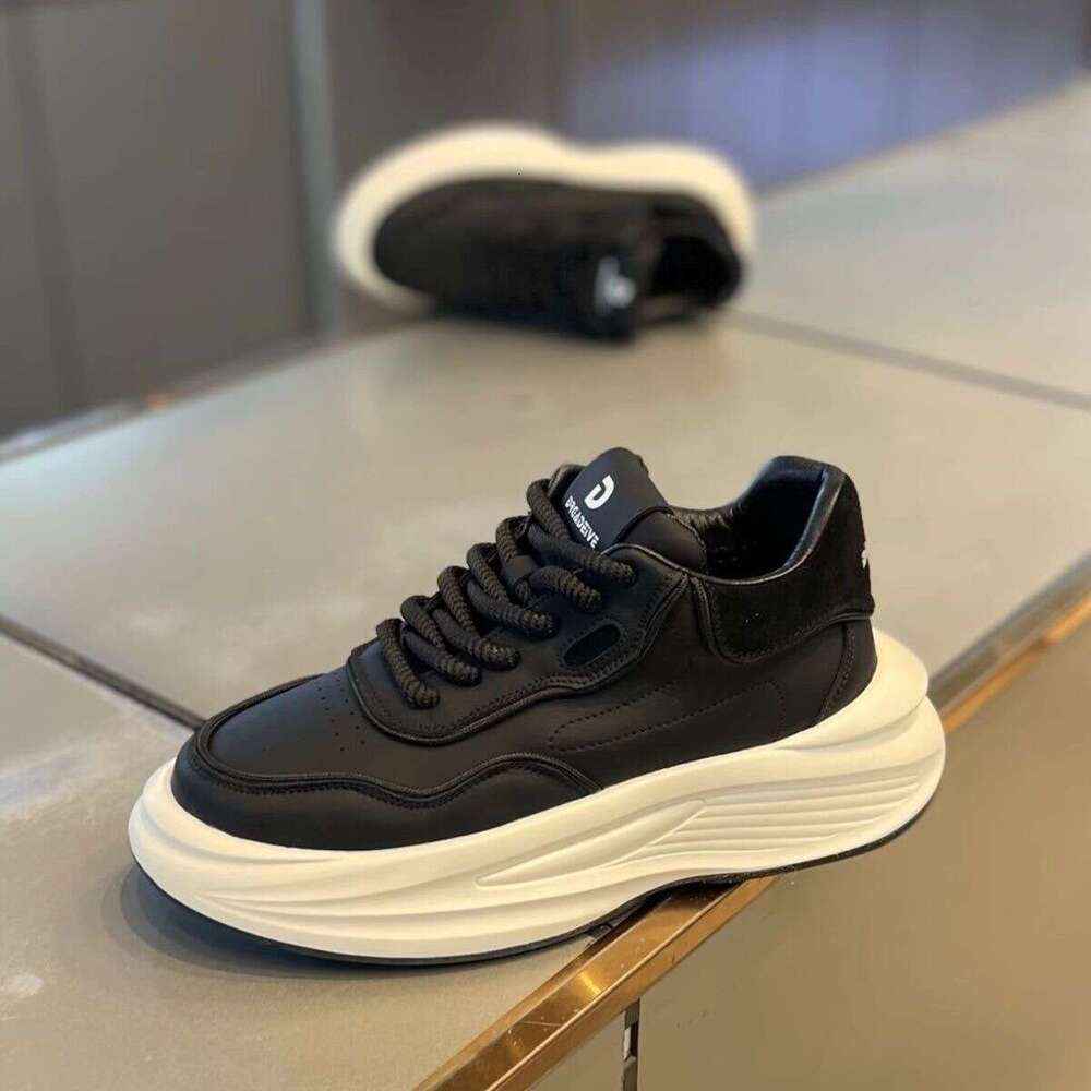 Men's Autumn New Fashion Versatile Soft Sole Dad Lightweight Quick Delivery TikTok Trending Outdoor Casual Shoes