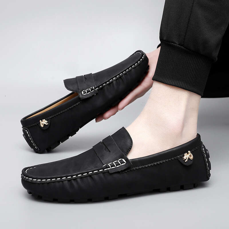 Large size Le Fu for lazy women, on foot bean shoes, sizes 35-48, men's driving shoes