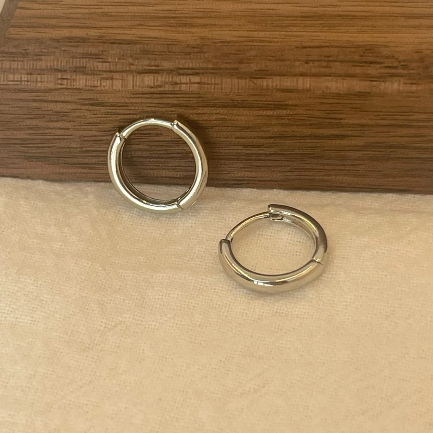 615mm Stainless Steel Earring Minimalist Classic Round Gold Color Earring for Women Men Tiny Huggie Hoop Rock Jewelry Gift 251131