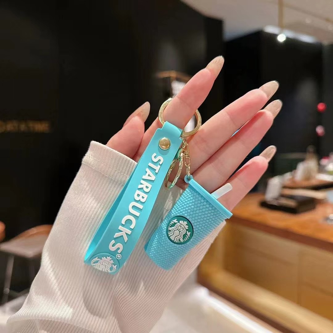 Free shipping designer keychains Key Keychain Car Keychain Ring Couple Bag Pendant Wholesale Keychain