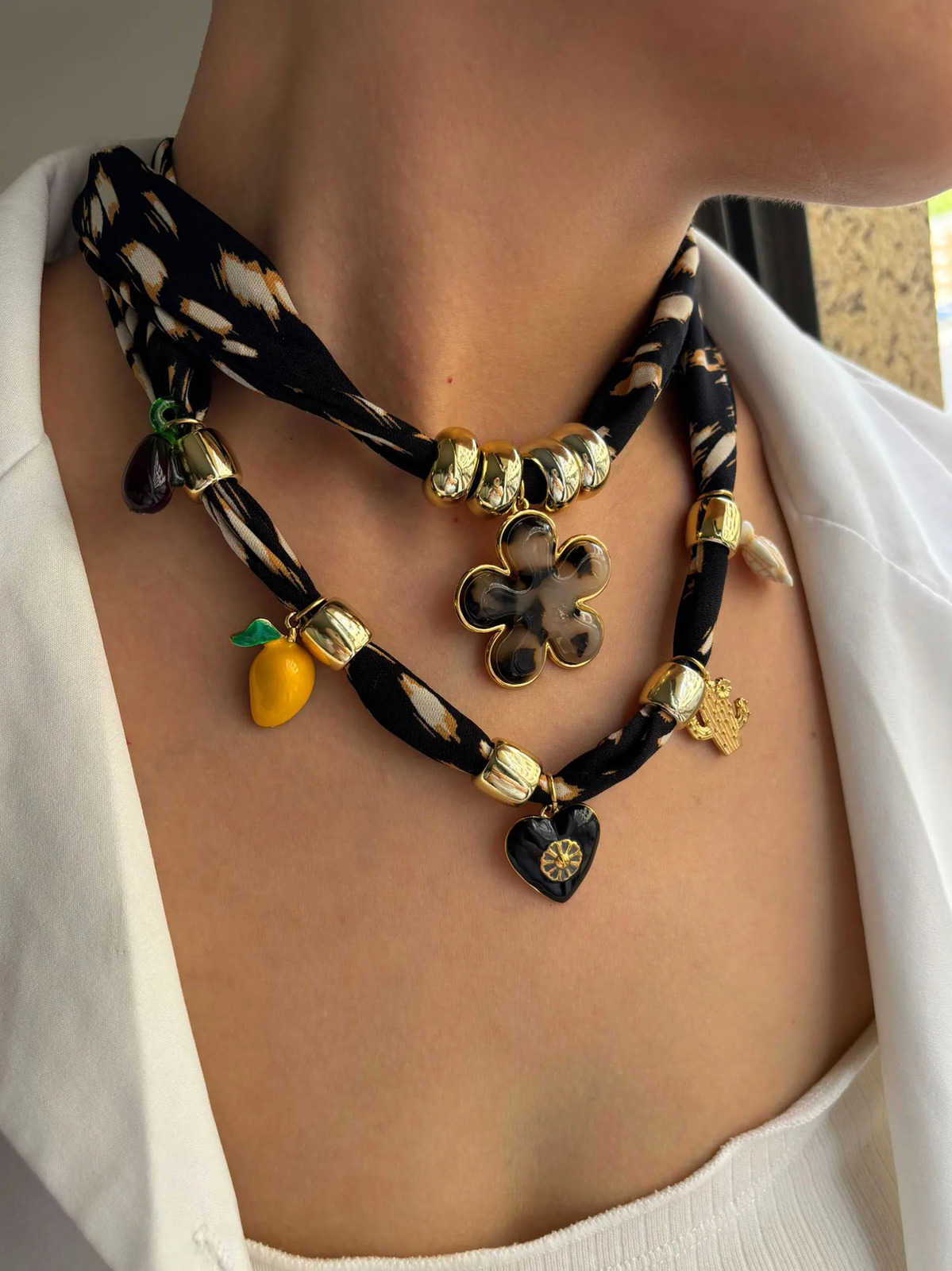 GHIDBK Vintage Black Enamel Heart Resin Flower Pendant Necklaces for Women Gothic Fashion Leopard Print Rope Chain AntiTarnish 251031