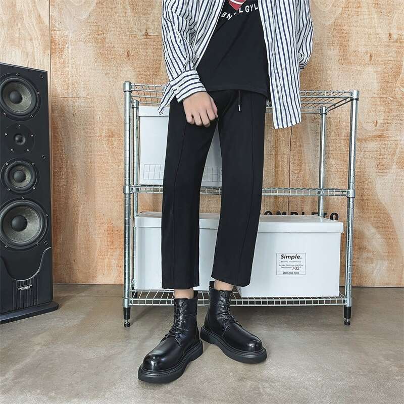 2022 thick soled lace up black high shoes men's trendy British style versatile Martin cowhide mid top boots