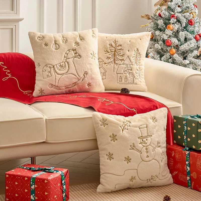 Christmas Throw Pillow Covers Soft Plush Faux Fur Embroidery Decorative Cushion Cover for Couch Bedroom Holiday Festivals Winter Y251105