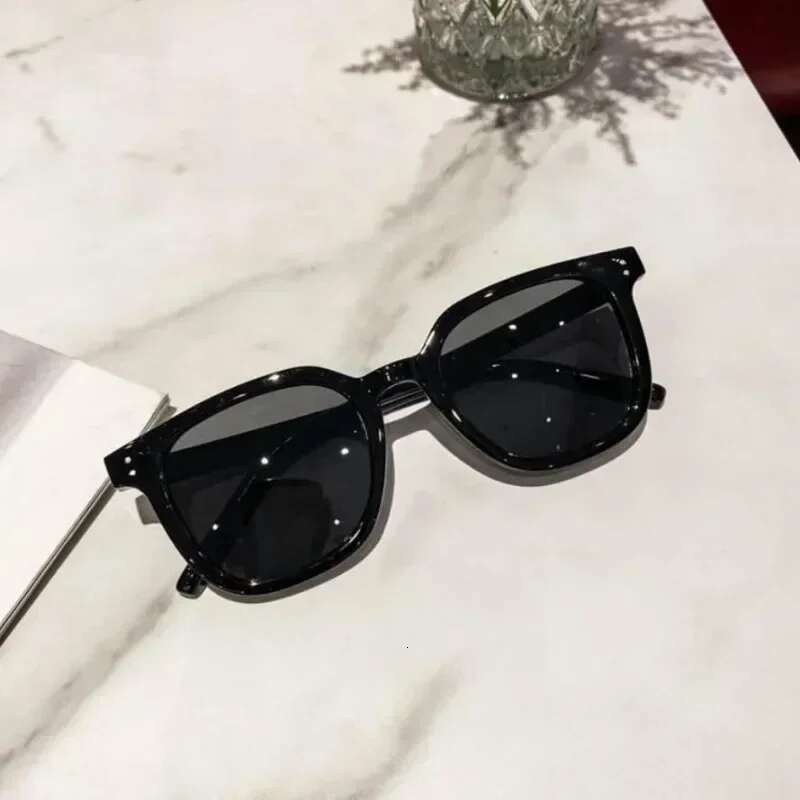New Ins Style Retro Square Sunglasses Fashion Personality Trend Simple Glasses Men and Women The Same