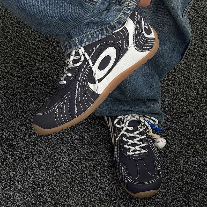 Flat Soft Lightweight 2025 New Summer Breathable Versatile Front Lace-Up Deutsche Training Shoes Vintage Mens Sneakers Y251105